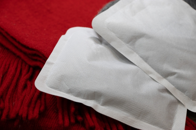 防寒対策の必須アイテム！「貼らないカイロ」