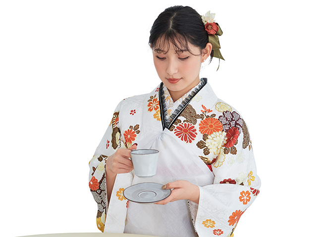 振袖姿で食事をする時の注意点